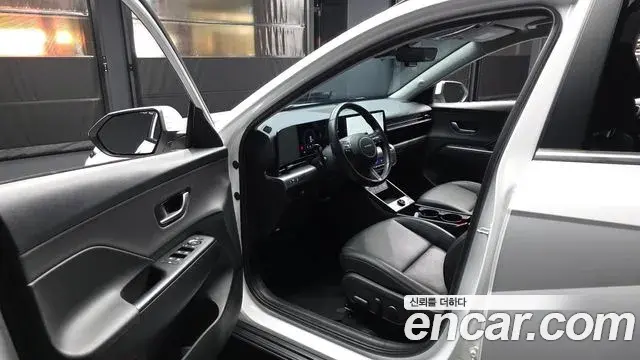 Hyundai Kona 2023 — Фото 10/20