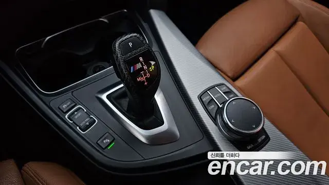 BMW 3 Series 2018 — Фото 9/20
