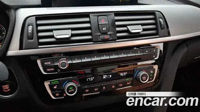 BMW 3 Series 2018 — Фото 19/20