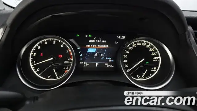 Toyota Camry 2019 — Фото 7/20
