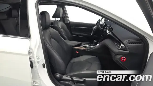 Toyota Camry 2019 — Photo 31/31
