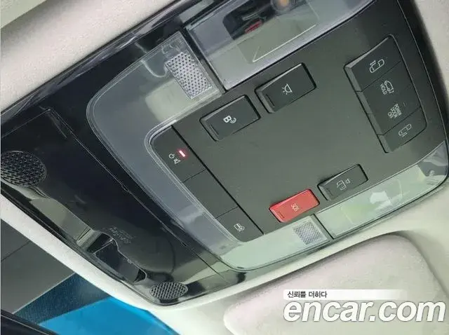 Hyundai Staria 2023 — Фото 13/20