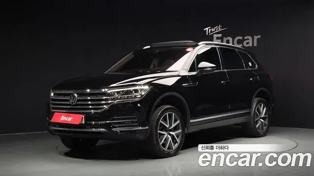 Volkswagen Touareg 2023 — Фото 1/20