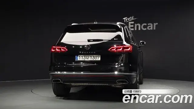 Volkswagen Touareg 2023 — Фото 4/20
