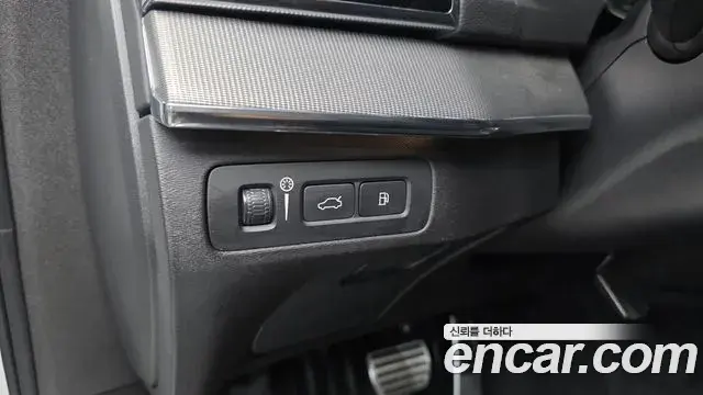 Volvo XC90 2020 — Photo 5/37