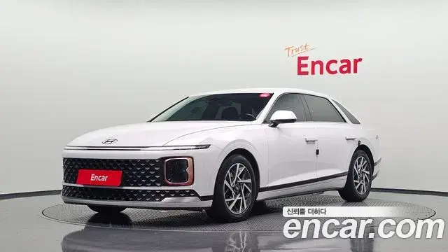Hyundai Grandeur 2023 — Фото 1/20