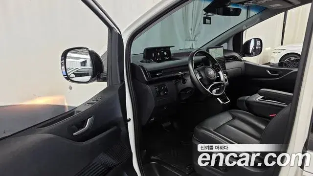 Hyundai Staria 2025 — Фото 10/20