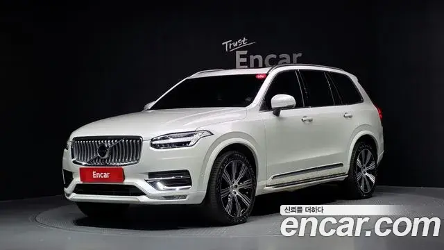 Volvo XC90 2022 — Фото 1/20