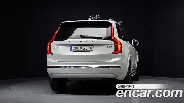 Volvo XC90 2022 — Фото 4/20
