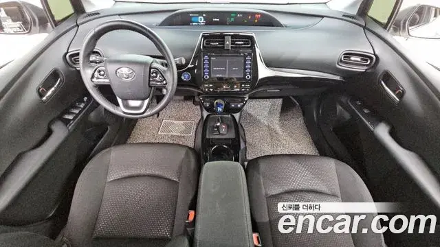 Toyota Prius 2019 — Фото 7/20