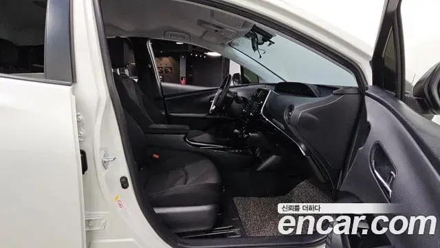Toyota Prius 2019 — Фото 12/20