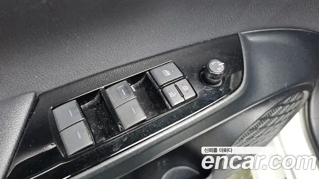 Toyota Prius 2019 — Фото 13/20