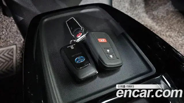 Toyota Prius 2019 — Фото 17/20