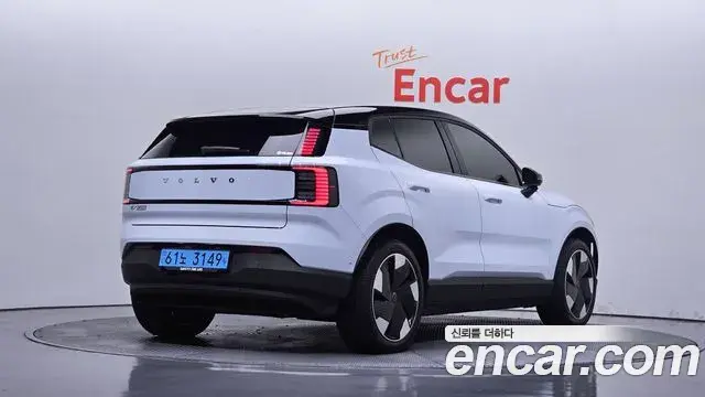 Volvo EX30 2025 — ფოტო 5/33