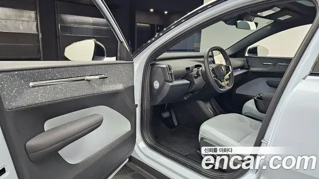 Volvo EX30 2025 — ფოტო 21/33