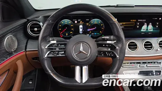 Mercedes-Benz E-Class 2021 — Фото 13/20