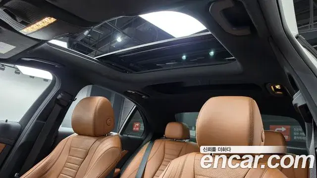 Mercedes-Benz E-Class 2021 — Фото 17/20