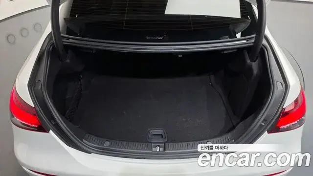 Mercedes-Benz E-Class 2021 — Фото 19/20