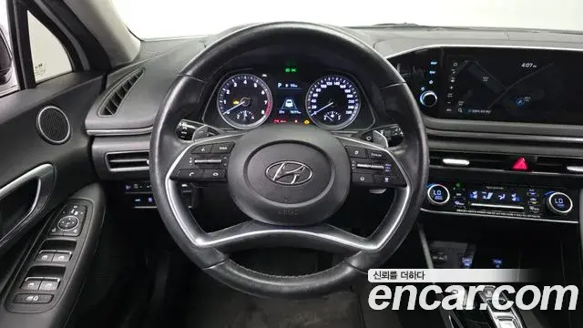 Hyundai Sonata 2020 — Фото 13/20