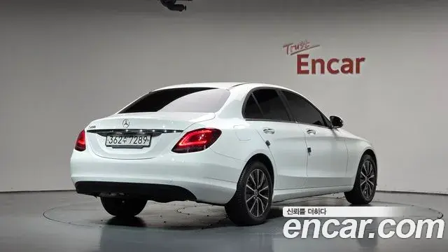 Mercedes-Benz C-Class 2019 — Фото 2/20