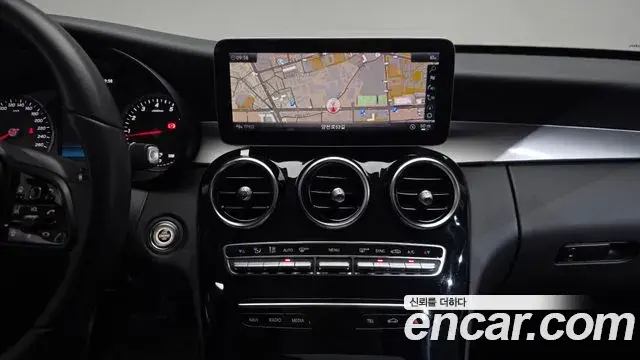 Mercedes-Benz C-Class 2019 — Фото 14/20
