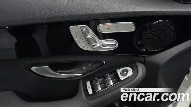 Mercedes-Benz C-Class 2019 — Фото 17/20