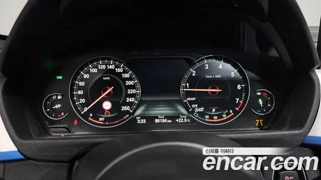 BMW 3 Series 2018 — Фото 8/20