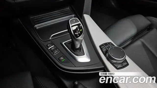 BMW 3 Series 2018 — Фото 9/20