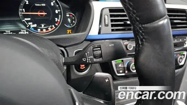 BMW 3 Series 2018 — Фото 16/20