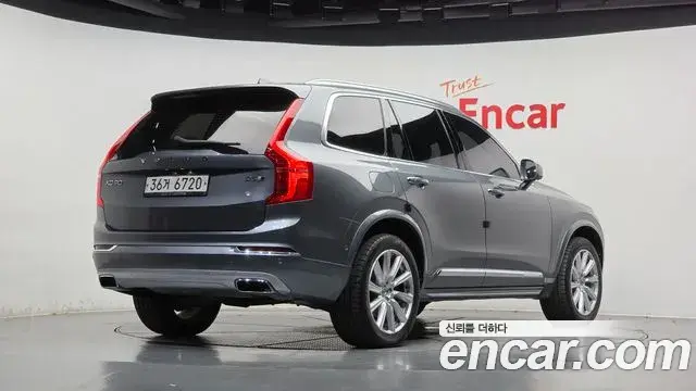 Volvo XC90 2018 — Фото 2/20