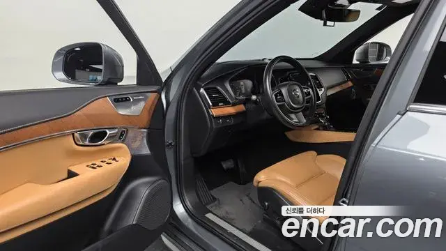 Volvo XC90 2018 — Фото 10/20