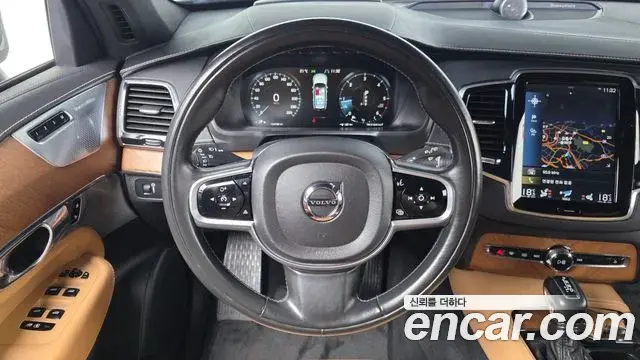 Volvo XC90 2018 — Фото 13/20