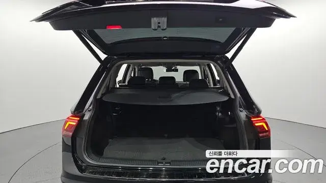 Volkswagen Tiguan Allspace 2023 — Фото 20/20
