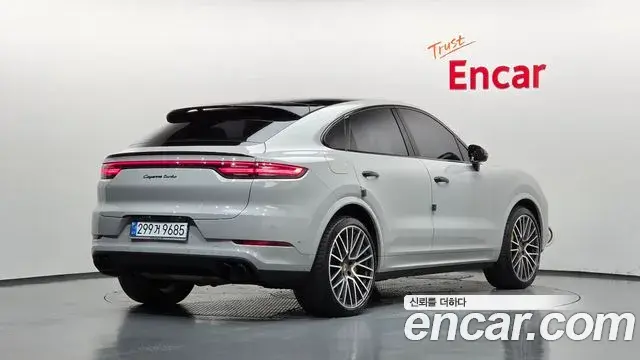 Porsche Cayenne 2021 — Фото 1/20