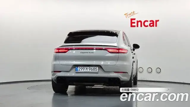 Porsche Cayenne 2021 — Фото 3/20
