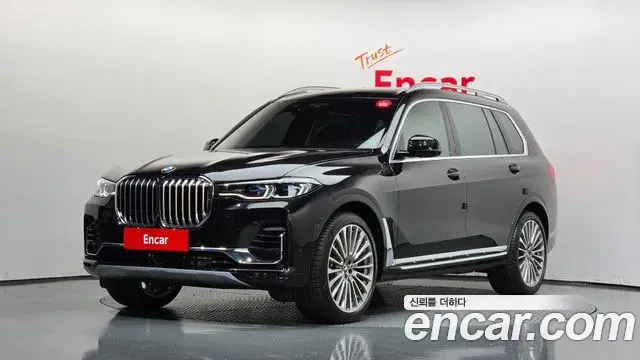 BMW X7 2021 — Фото 1/20
