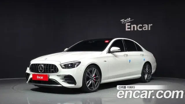 Mercedes-Benz E-Class 2022 — Photo 1/20