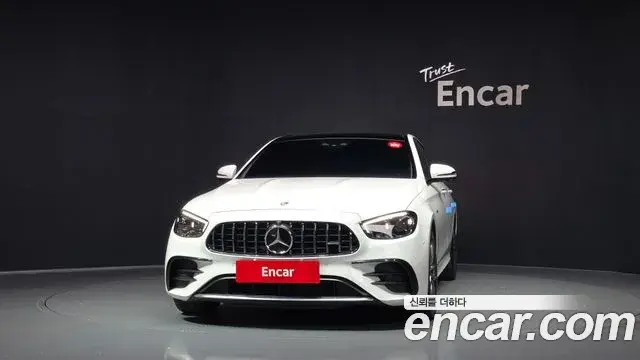 Mercedes-Benz E-Class 2022 — Photo 3/20