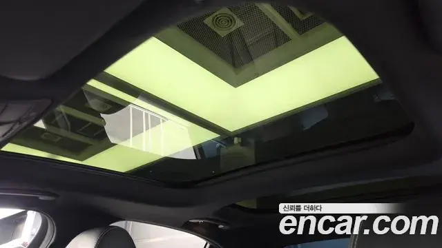 Mercedes-Benz E-Class 2022 — Photo 18/20