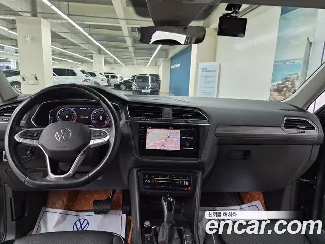 Volkswagen Tiguan Allspace 2022 — Фото 10/20