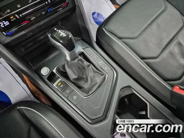 Volkswagen Tiguan Allspace 2022 — Фото 8/20