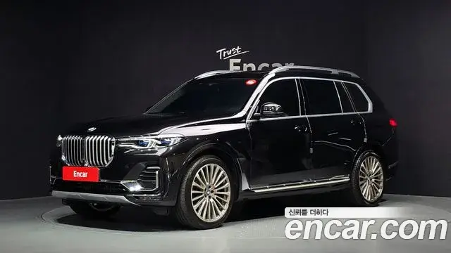 BMW X7 2021 — Фото 1/20