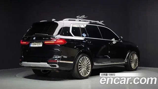 BMW X7 2021 — Фото 2/20