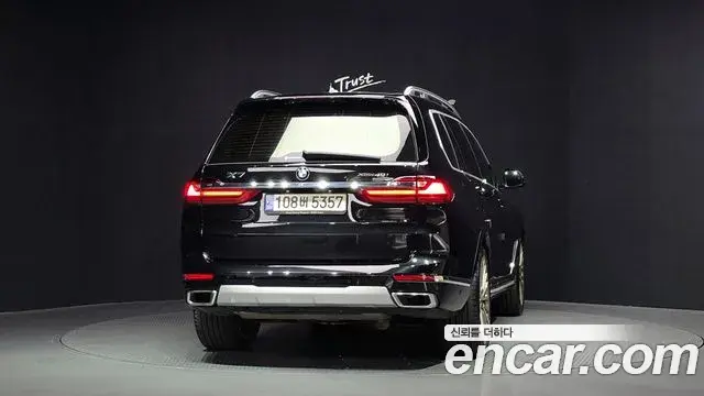 BMW X7 2021 — Фото 4/20