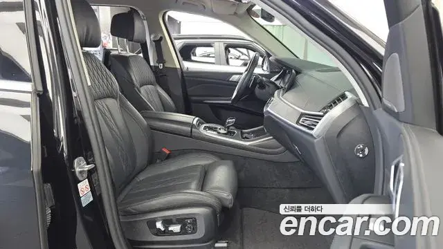 BMW X7 2021 — Фото 11/20