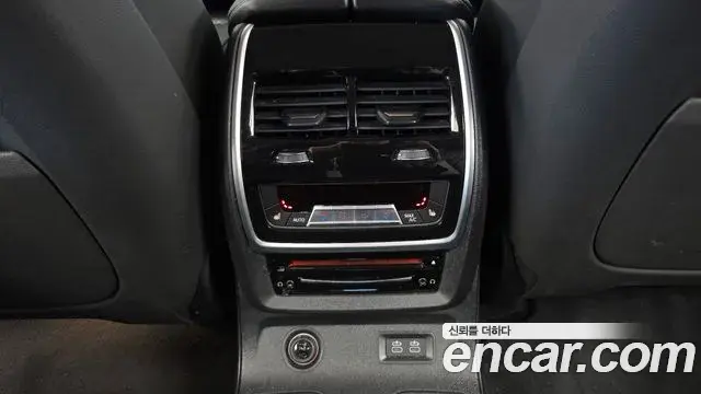 BMW X7 2021 — Фото 19/20