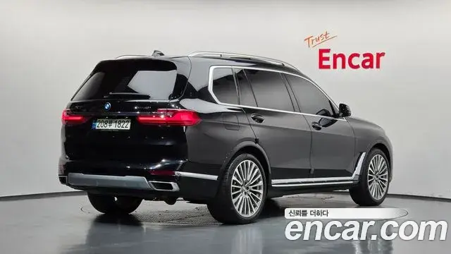 BMW X7 2021 — Фото 2/20