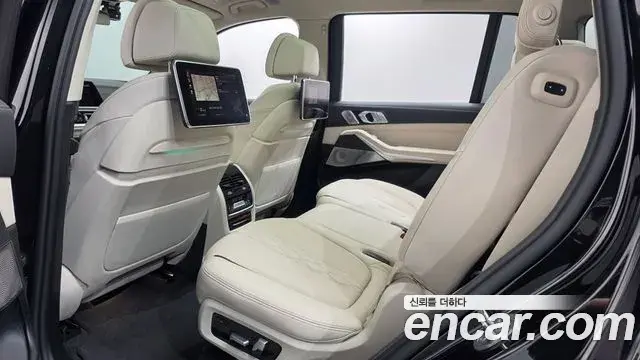 BMW X7 2021 — Фото 11/20