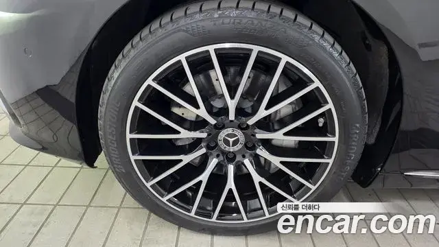 Mercedes-Benz S-Class 2024 — Photo 5/20