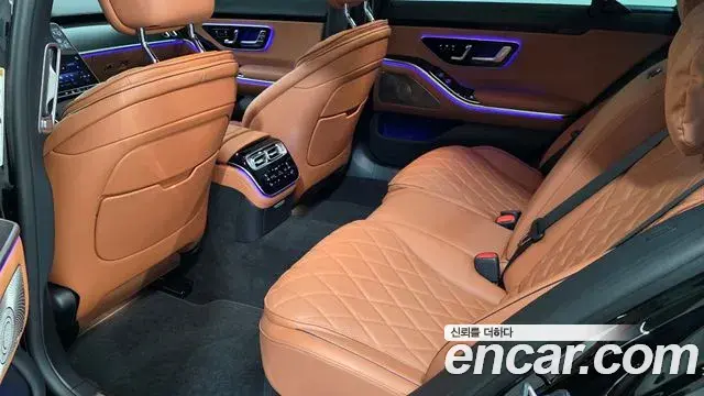 Mercedes-Benz S-Class 2024 — Photo 10/20